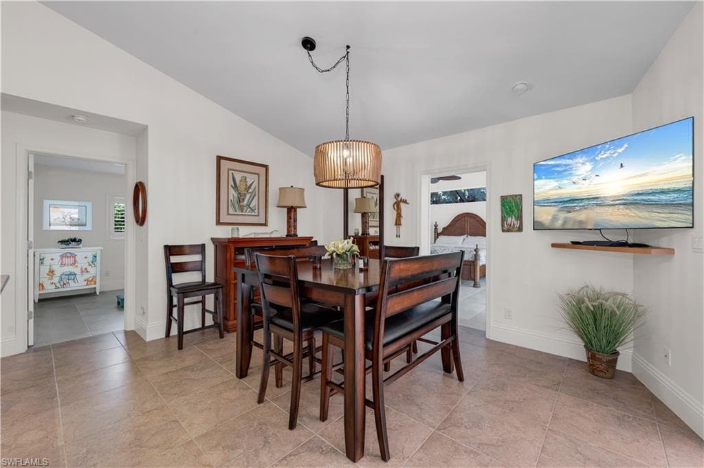 544 Roma Ct, Naples, FL 34110-5