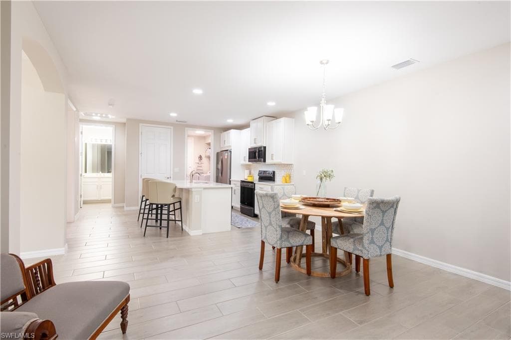 14727 Edgewater Cir, Naples, FL 34114-18