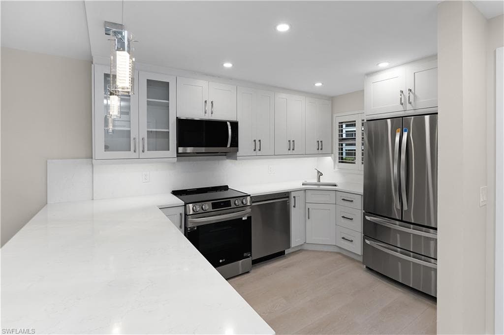 57 High Point Cir W 104, Naples, FL 34103-12
