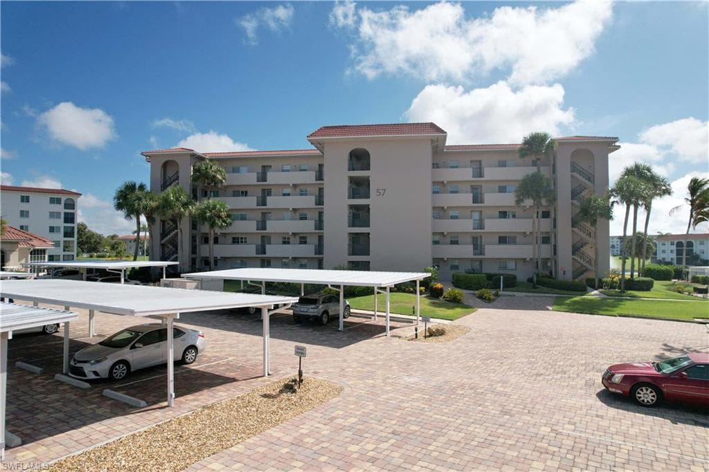 57 High Point Cir W 104, Naples, FL 34103-15