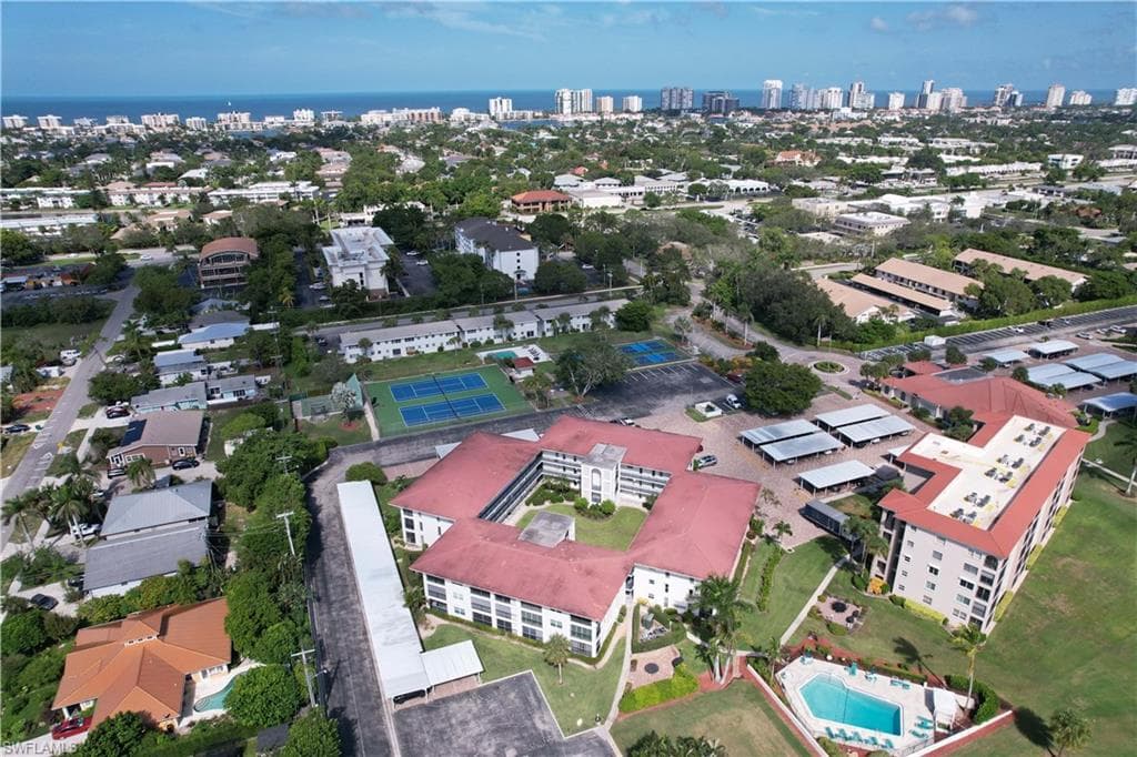 57 High Point Cir W 104, Naples, FL 34103-19