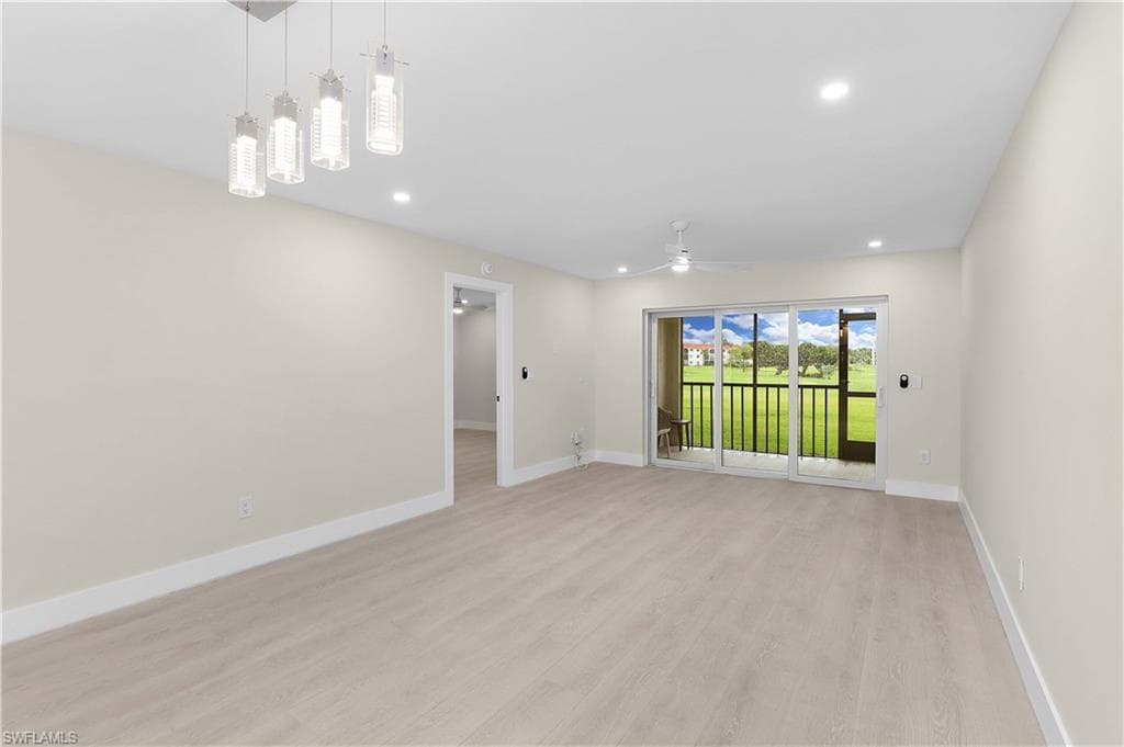57 High Point Cir W 104, Naples, FL 34103-3