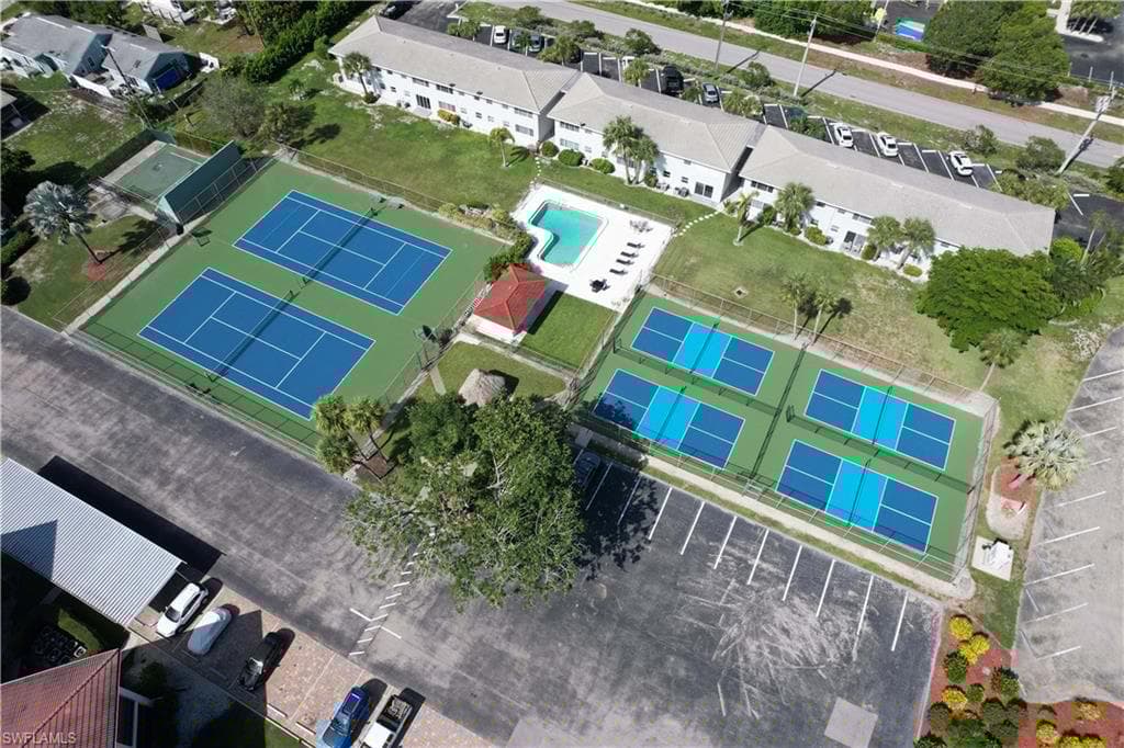 57 High Point Cir W 104, Naples, FL 34103-39