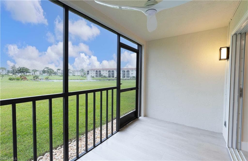 57 High Point Cir W 104, Naples, FL 34103-6