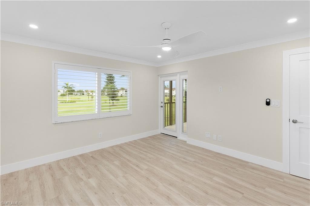 29 High Point Cir E 204, Naples, FL 34103-16