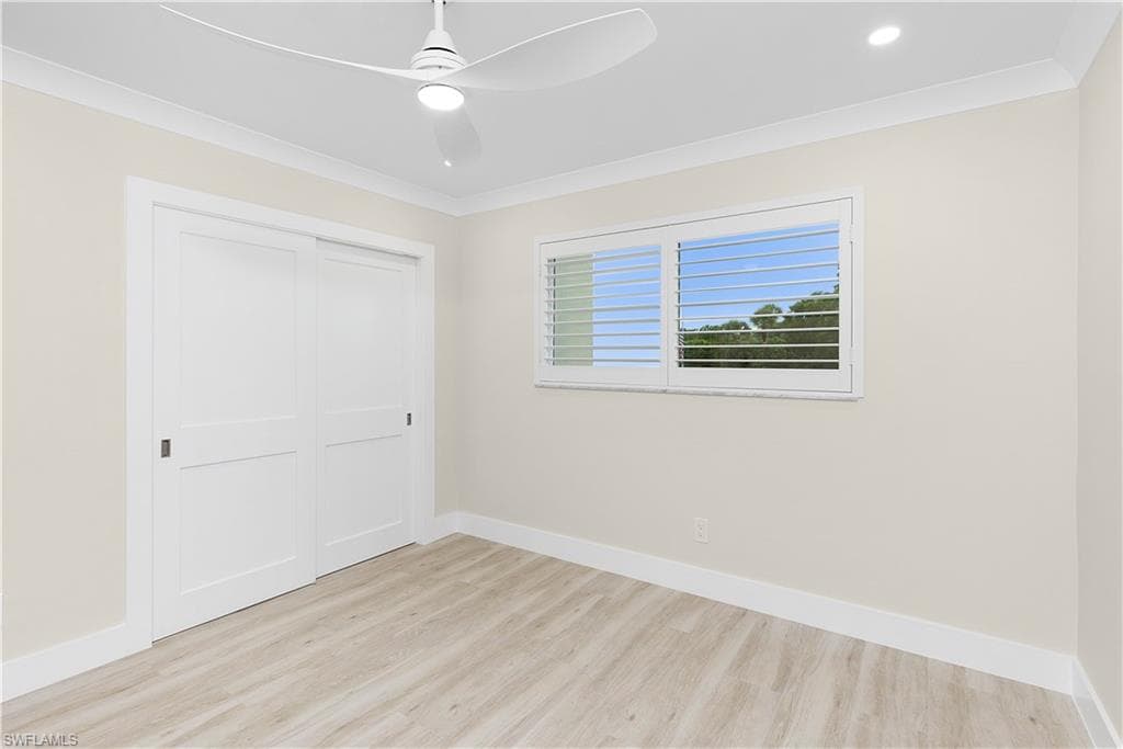 29 High Point Cir E 204, Naples, FL 34103-19