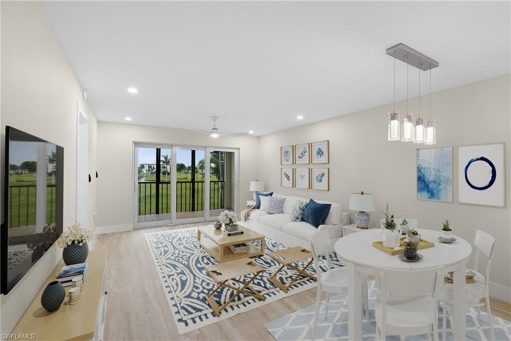 29 High Point Cir E 204, Naples, FL 34103-2