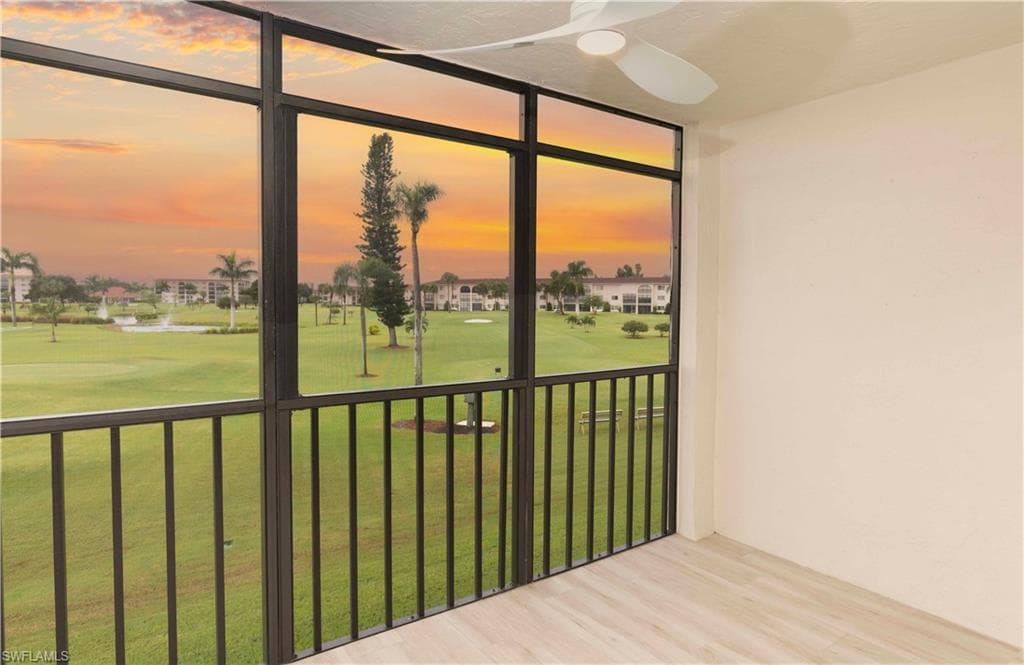 29 High Point Cir E 204, Naples, FL 34103-6