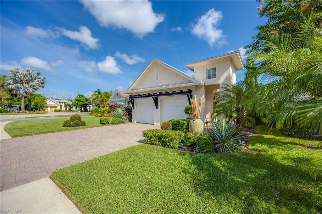 14151 Nautica Ct, Naples, FL 34114-2