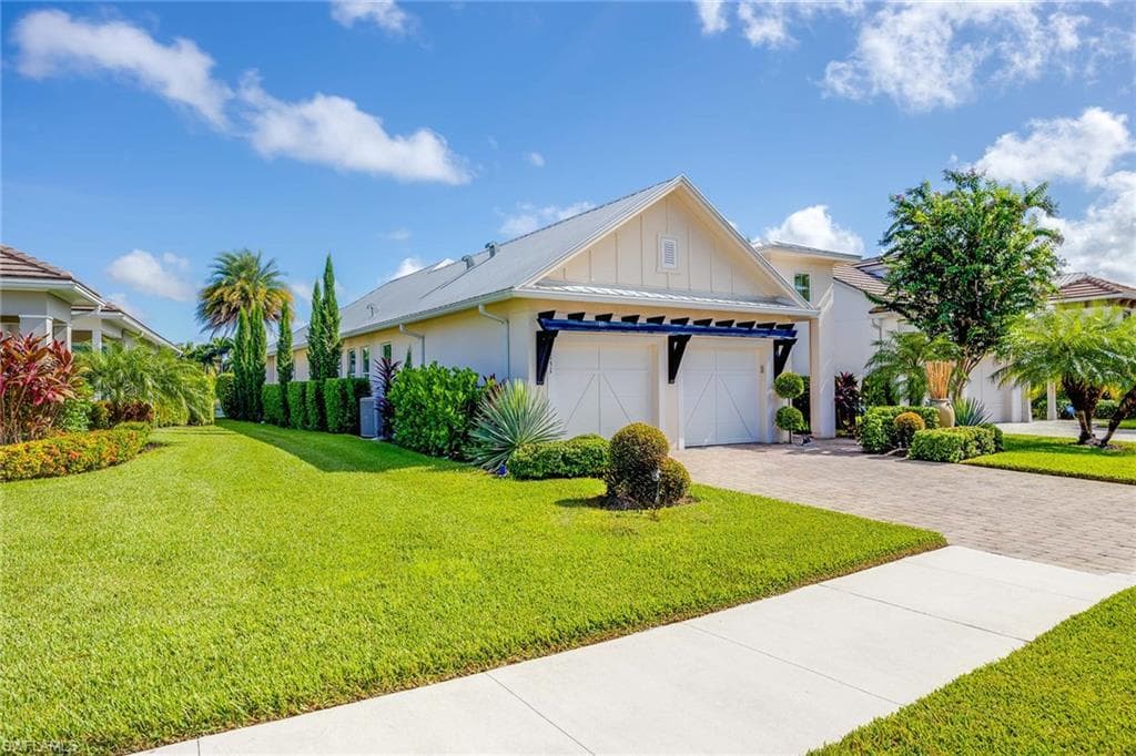 14151 Nautica Ct, Naples, FL 34114-4