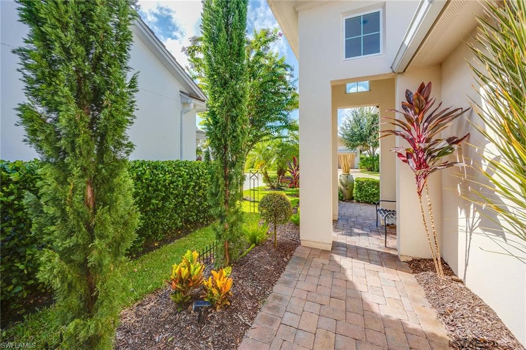 14151 Nautica Ct, Naples, FL 34114-6