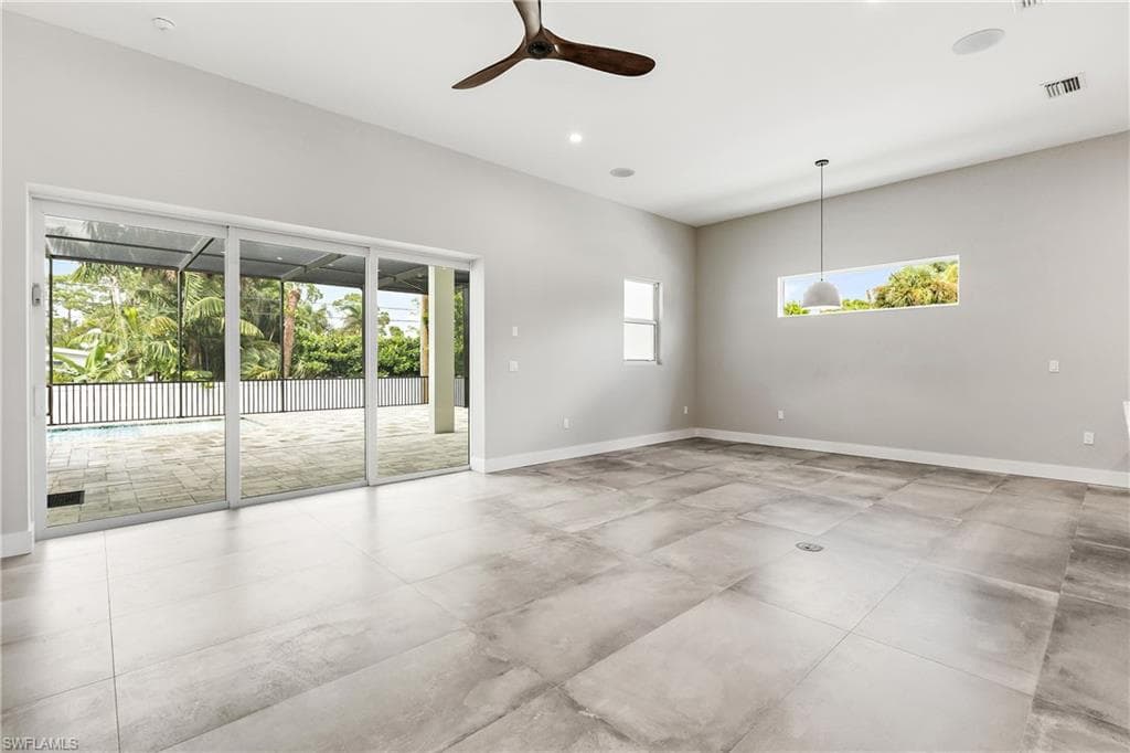 1415 13th Ave N, Naples, FL 34102-13