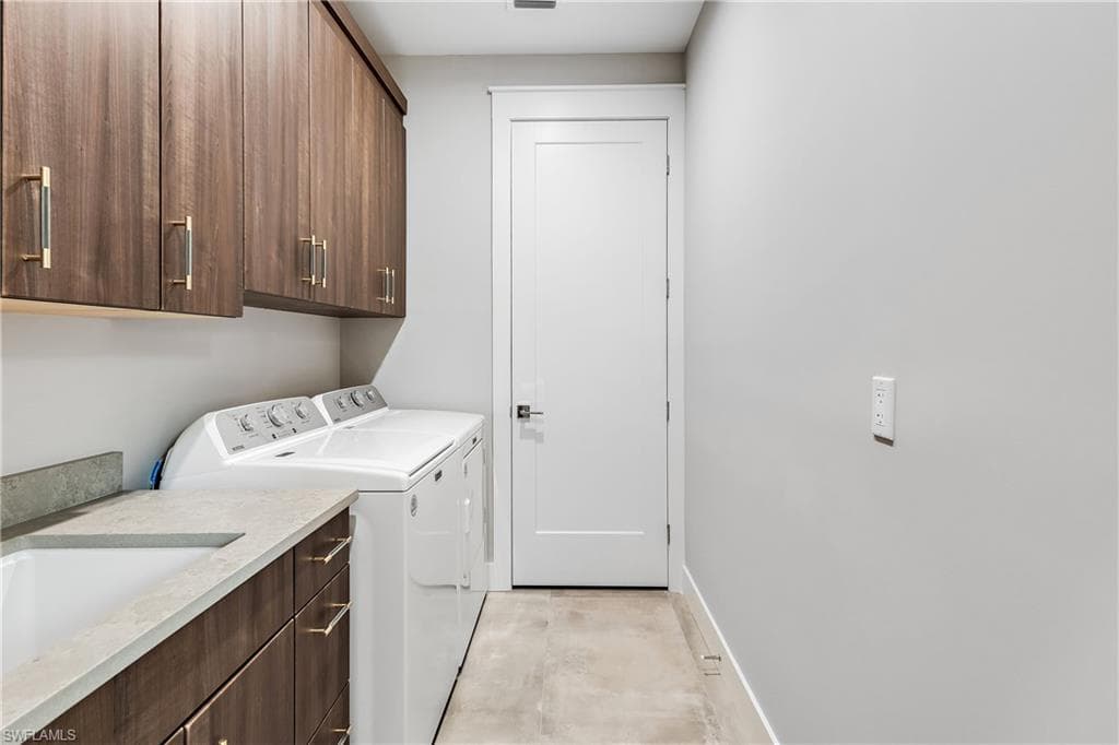 1415 13th Ave N, Naples, FL 34102-15