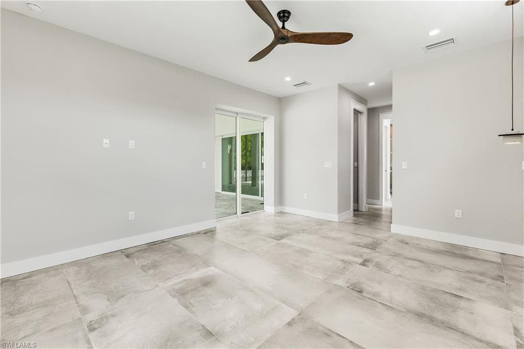 1415 13th Ave N, Naples, FL 34102-17