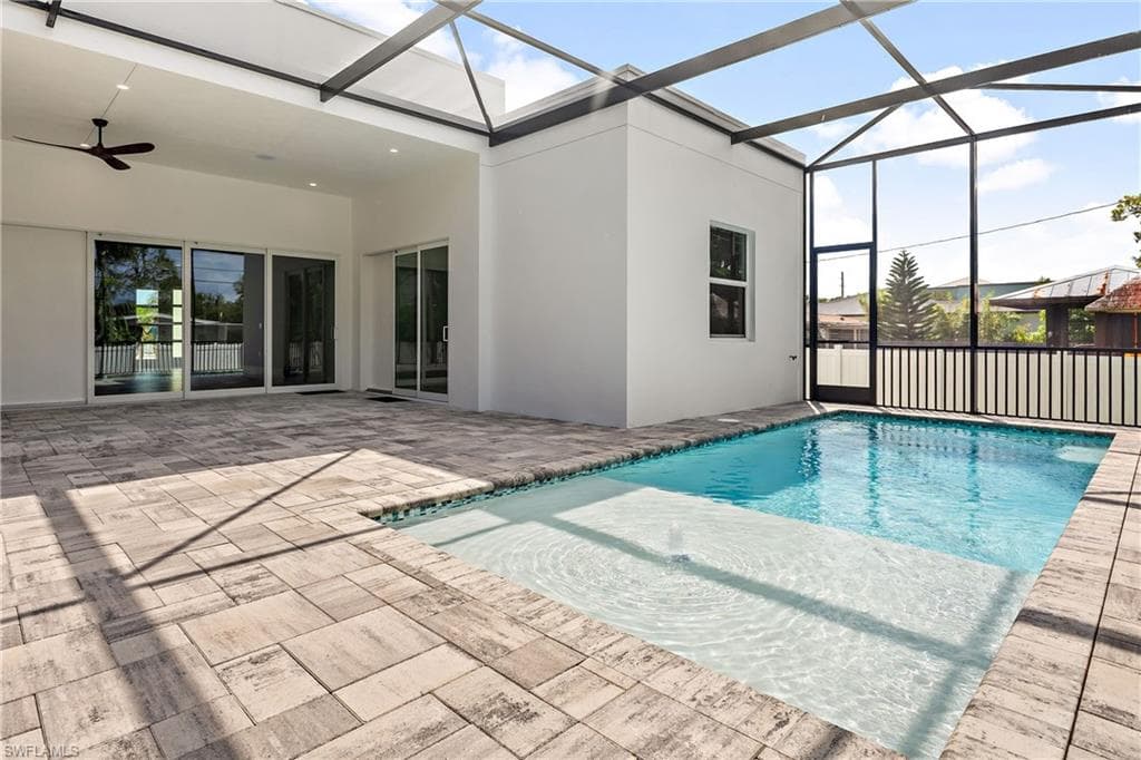 1415 13th Ave N, Naples, FL 34102-27