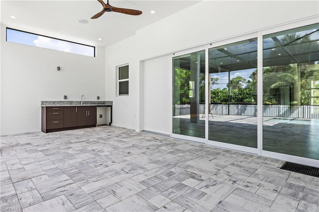 1415 13th Ave N, Naples, FL 34102-28
