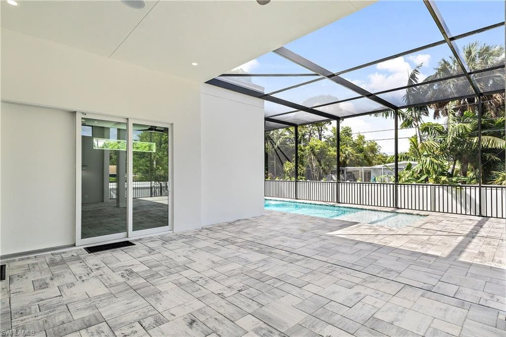 1415 13th Ave N, Naples, FL 34102-29