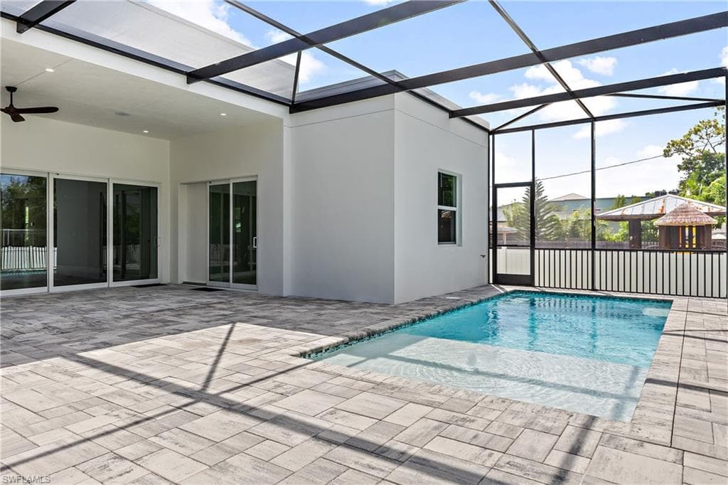 1415 13th Ave N, Naples, FL 34102-30