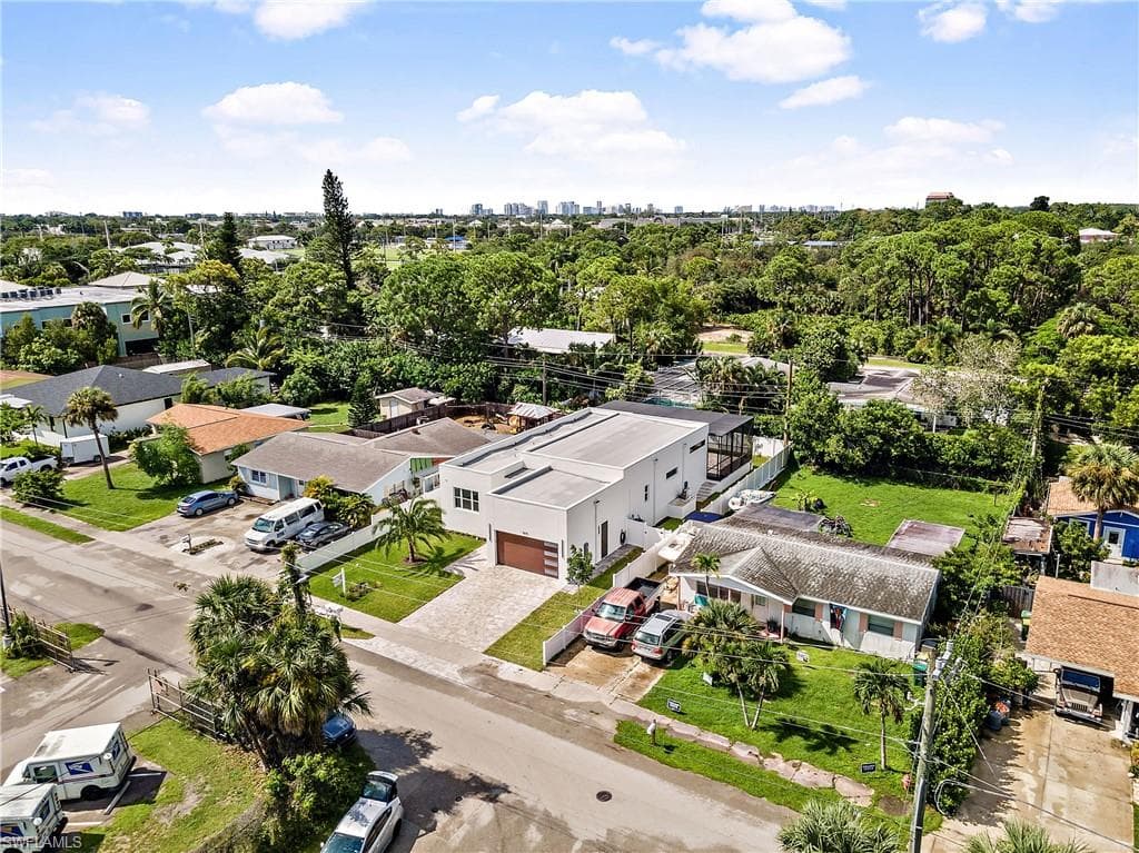 1415 13th Ave N, Naples, FL 34102-31