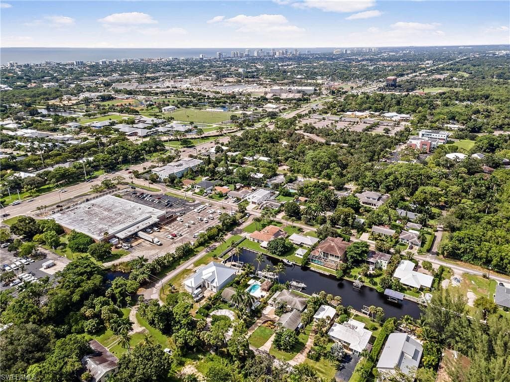 1415 13th Ave N, Naples, FL 34102-33