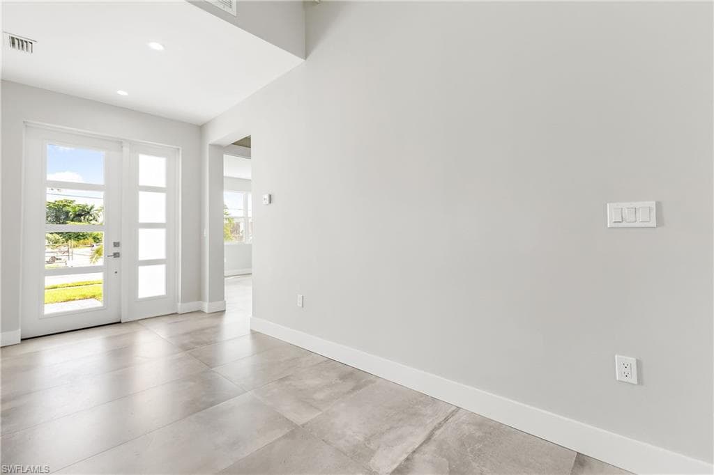 1415 13th Ave N, Naples, FL 34102-4
