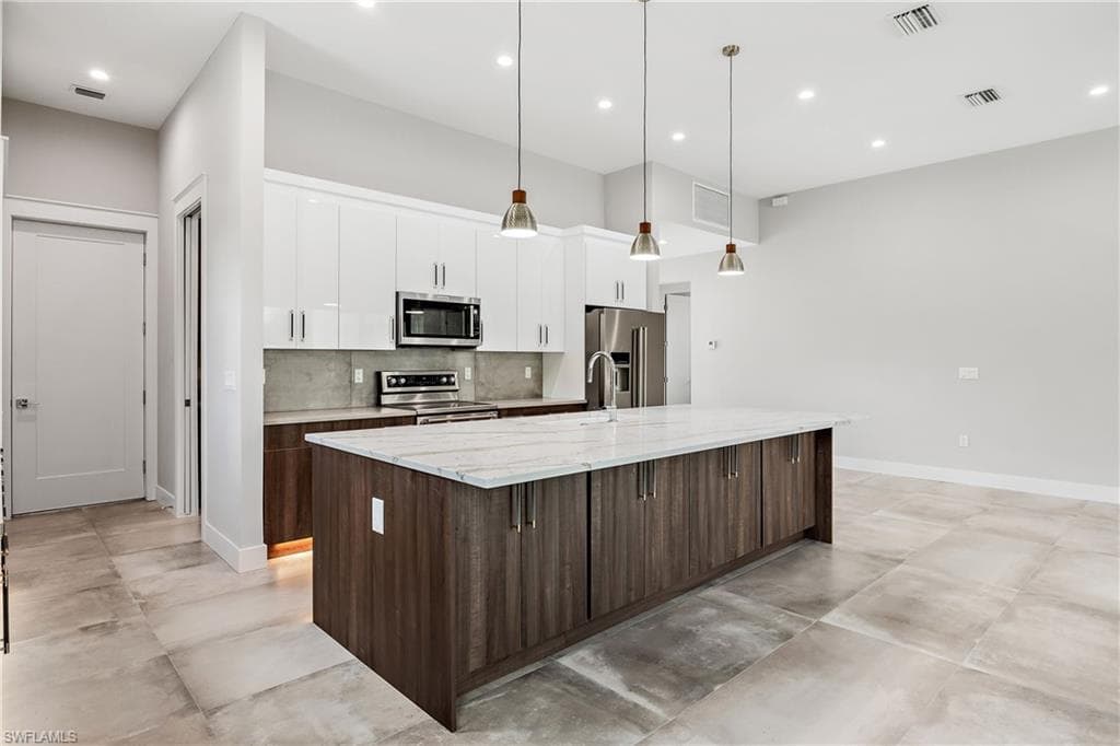 1415 13th Ave N, Naples, FL 34102-7