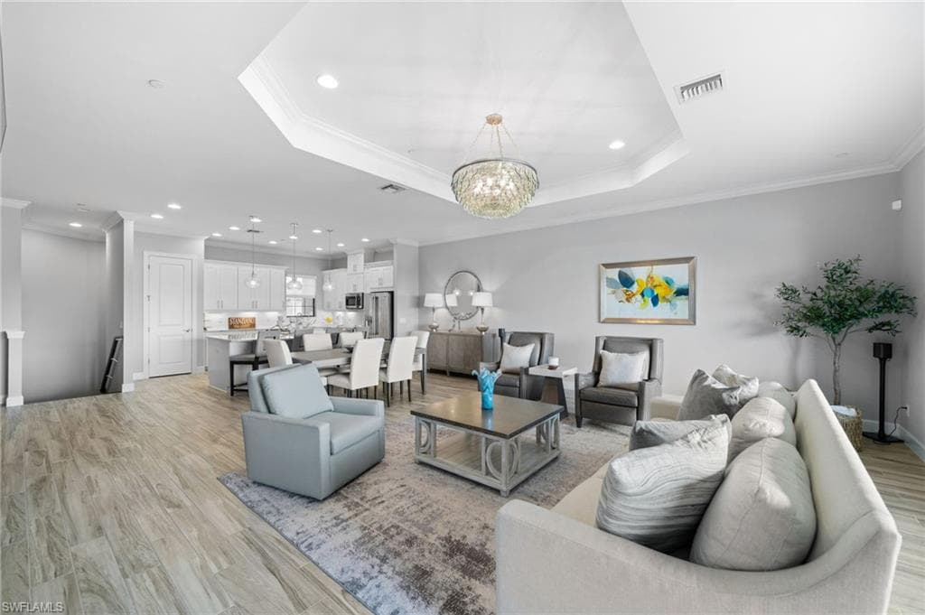 9673 Montelanico Loop 202, Naples, FL 34119-10