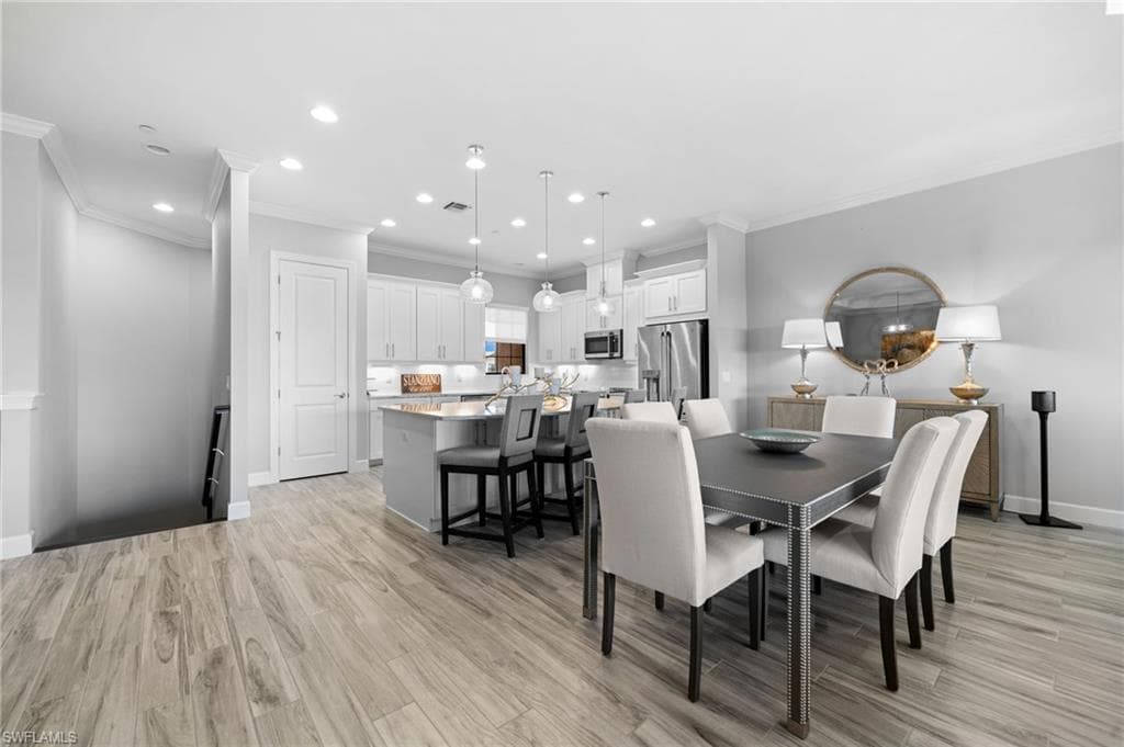 9673 Montelanico Loop 202, Naples, FL 34119-12