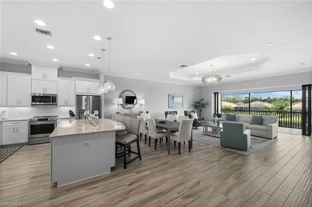 9673 Montelanico Loop 202, Naples, FL 34119-14