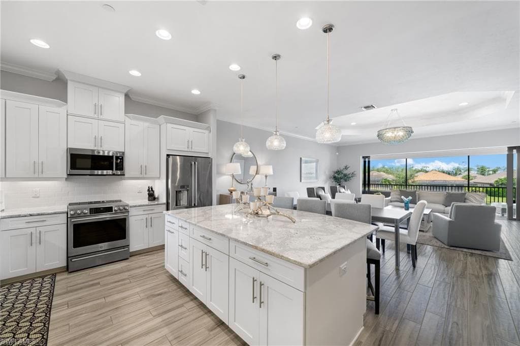 9673 Montelanico Loop 202, Naples, FL 34119-16