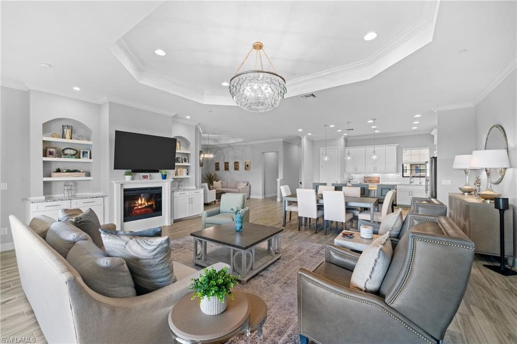 9673 Montelanico Loop 202, Naples, FL 34119-1