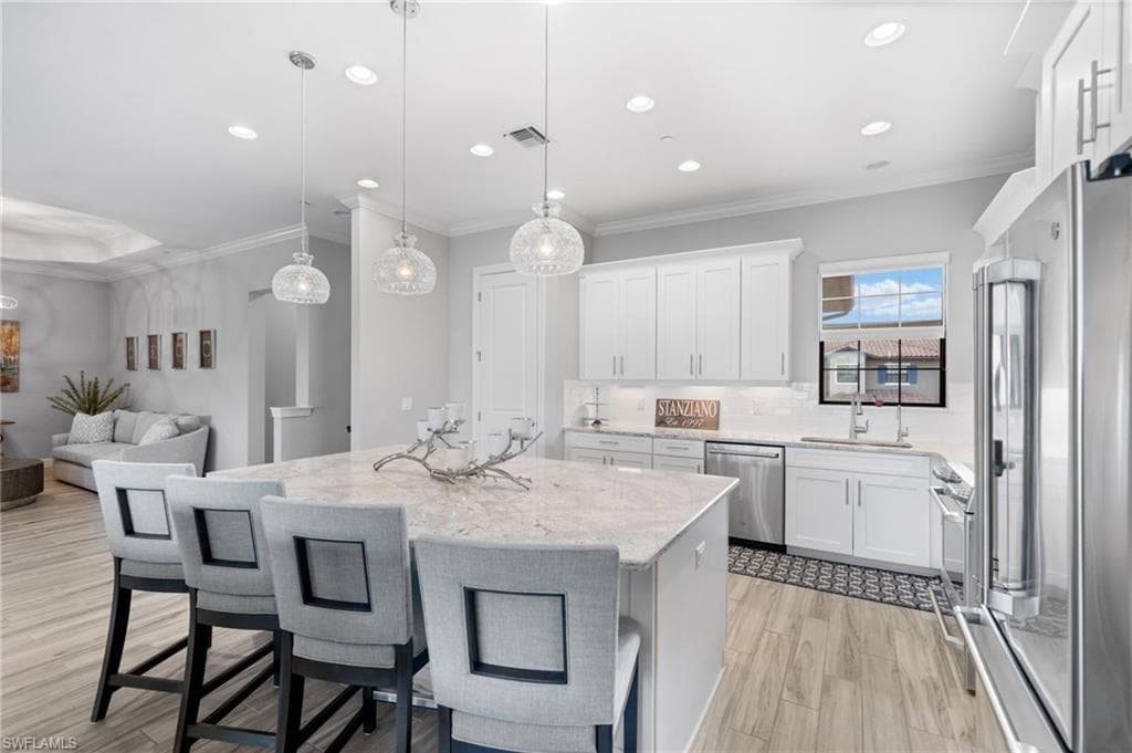 9673 Montelanico Loop 202, Naples, FL 34119-19