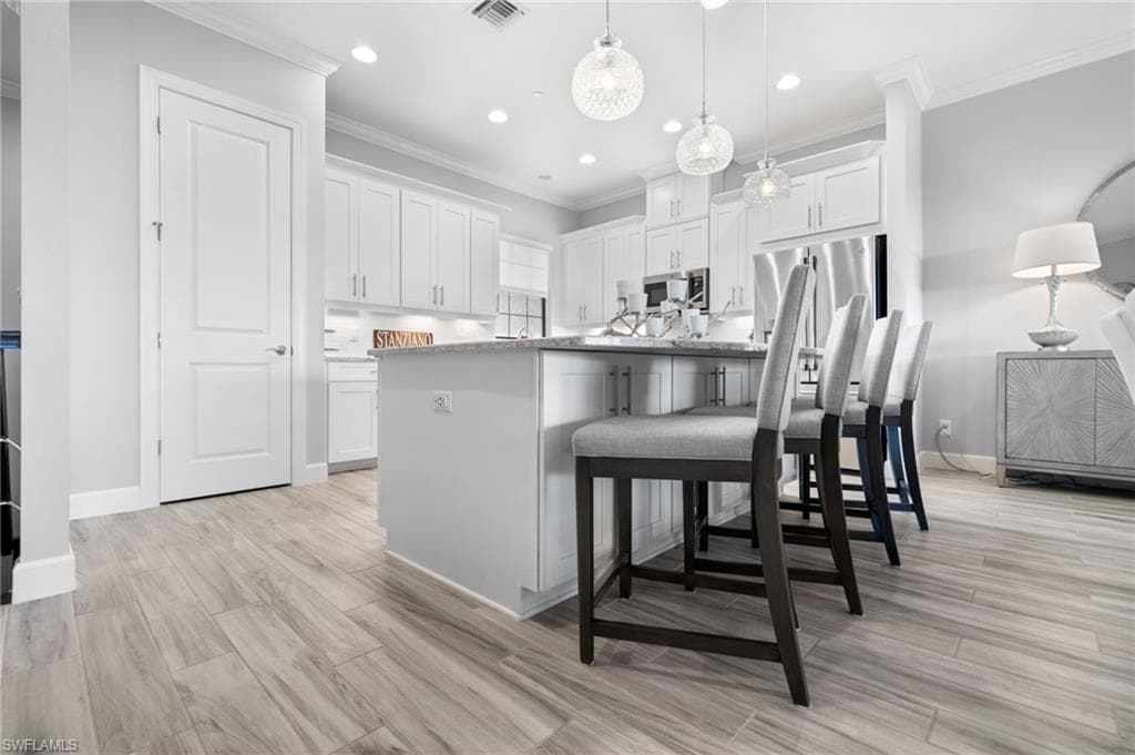 9673 Montelanico Loop 202, Naples, FL 34119-20