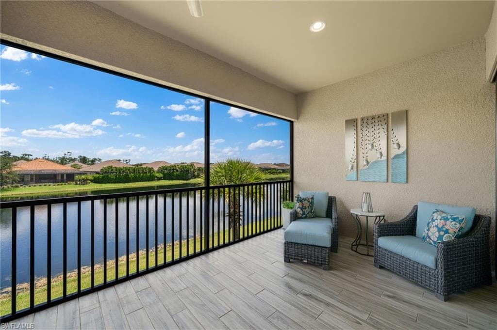 9673 Montelanico Loop 202, Naples, FL 34119-3