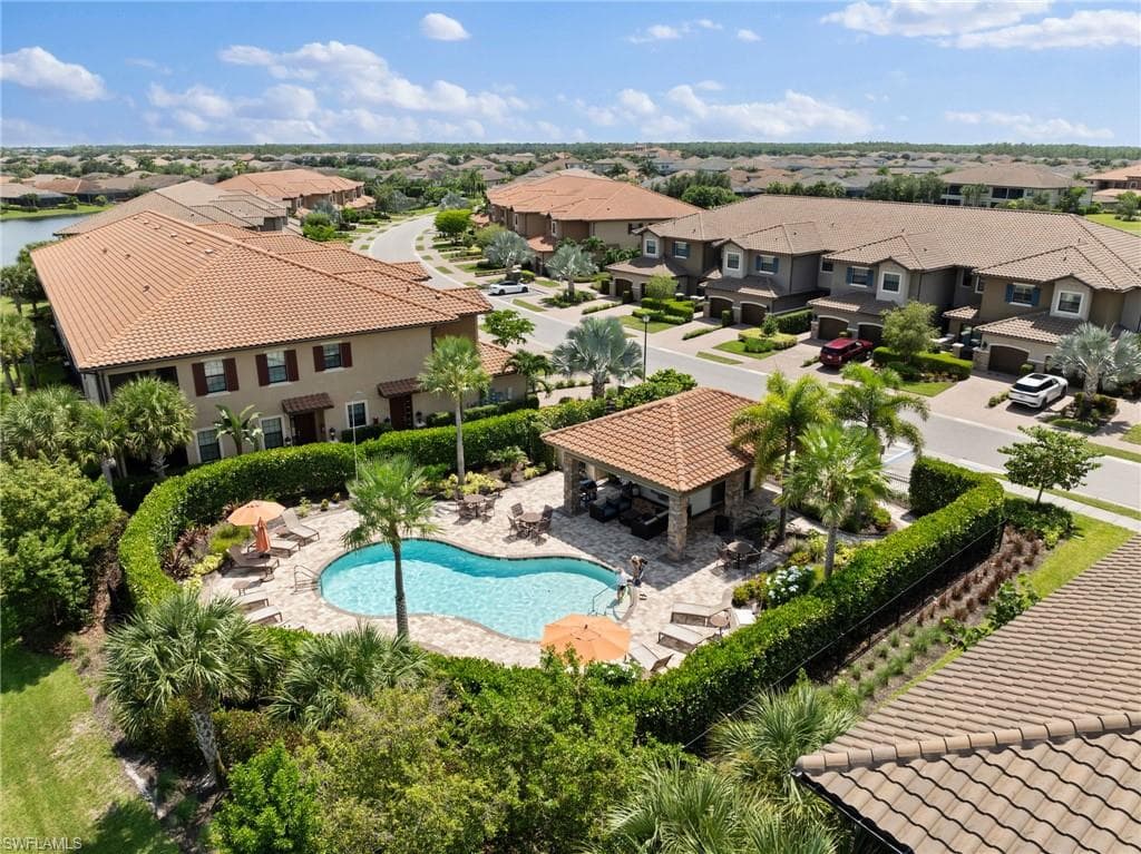 9673 Montelanico Loop 202, Naples, FL 34119-44