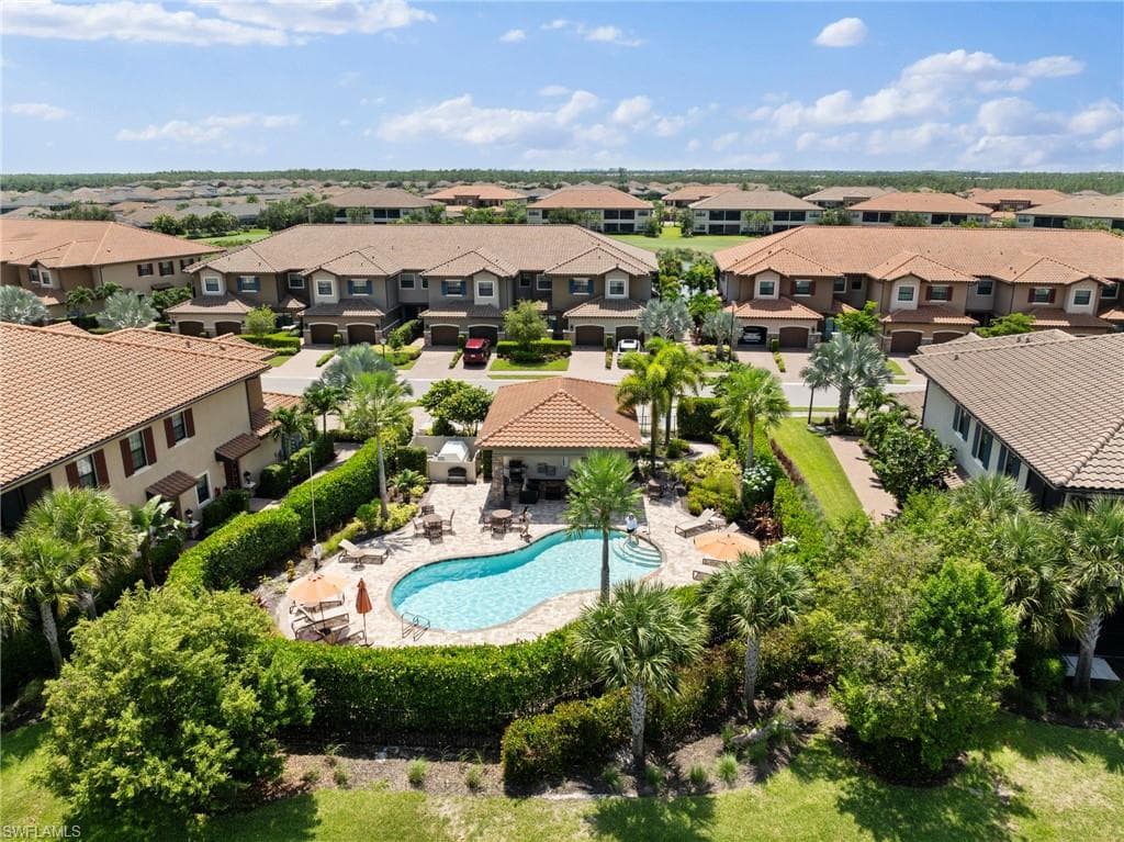 9673 Montelanico Loop 202, Naples, FL 34119-47
