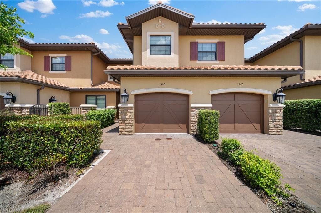 9673 Montelanico Loop 202, Naples, FL 34119-48