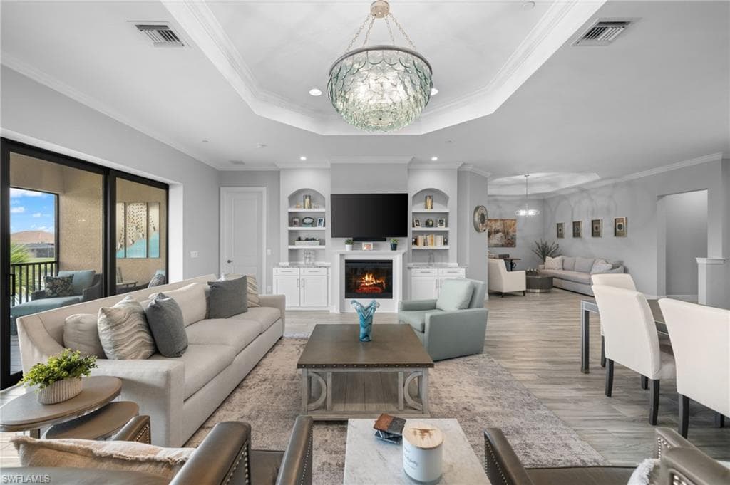 9673 Montelanico Loop 202, Naples, FL 34119-5