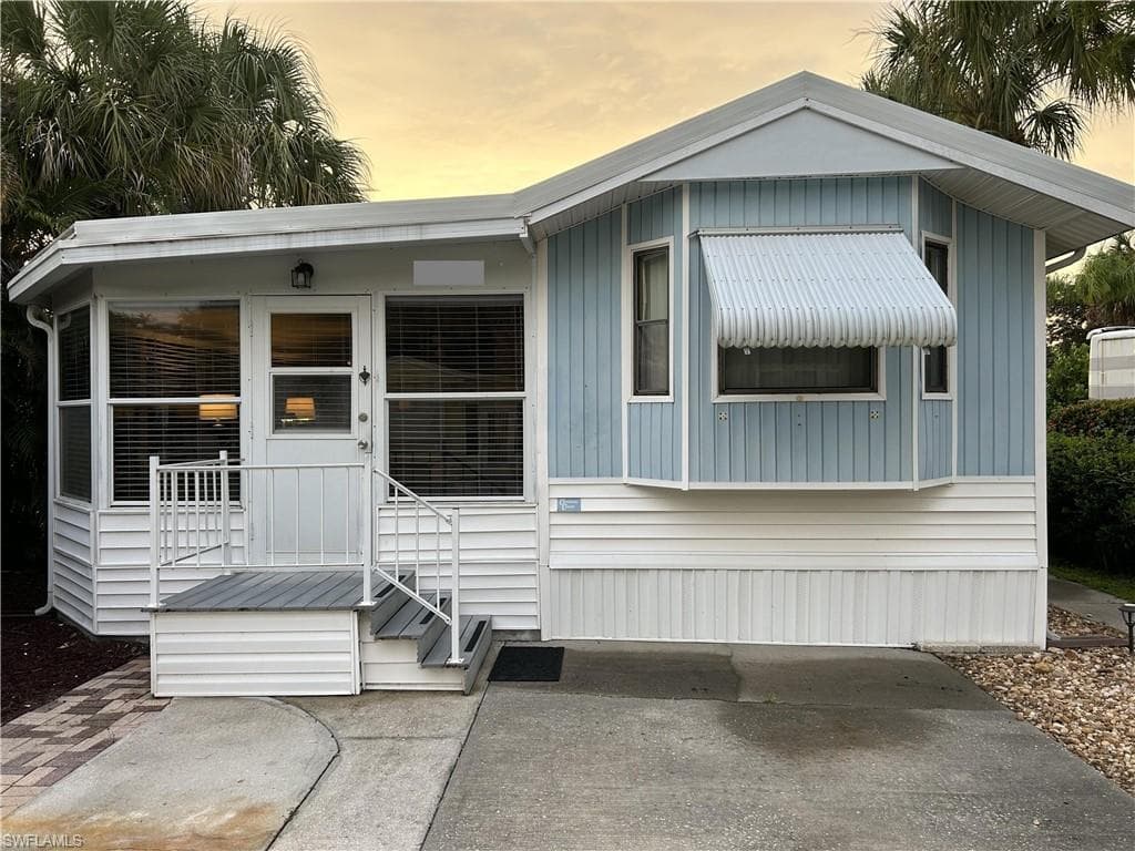 10836 Ani Cir, Estero, FL 33928-2