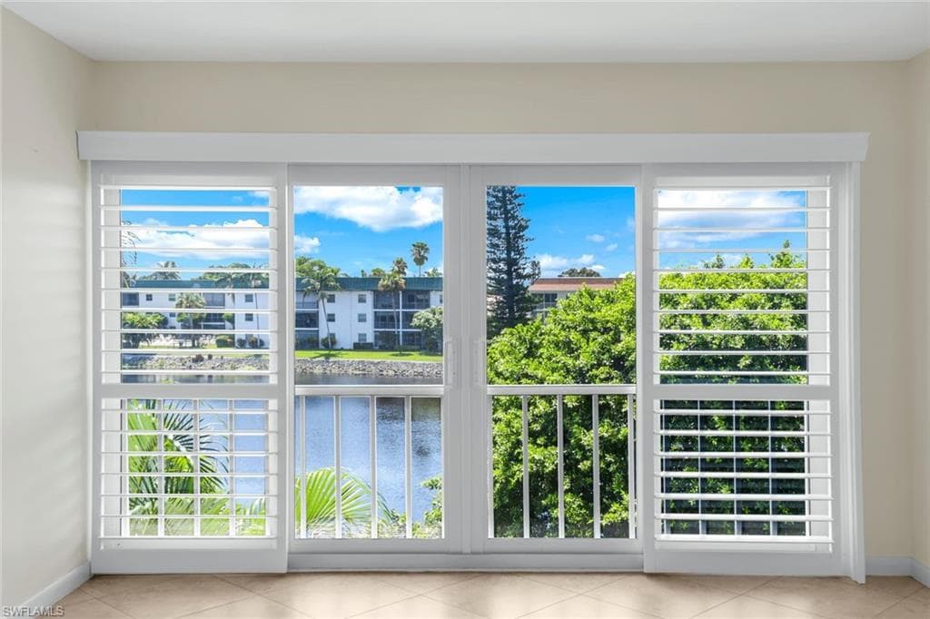 3055 Riviera Dr 306, Naples, FL 34103-12