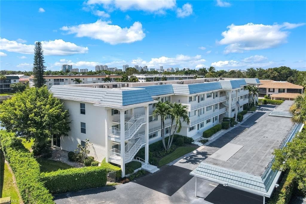 3055 Riviera Dr 306, Naples, FL 34103-31