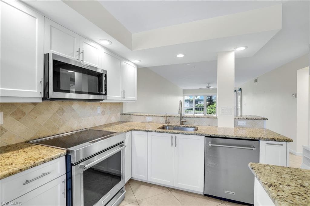 3055 Riviera Dr 306, Naples, FL 34103-4