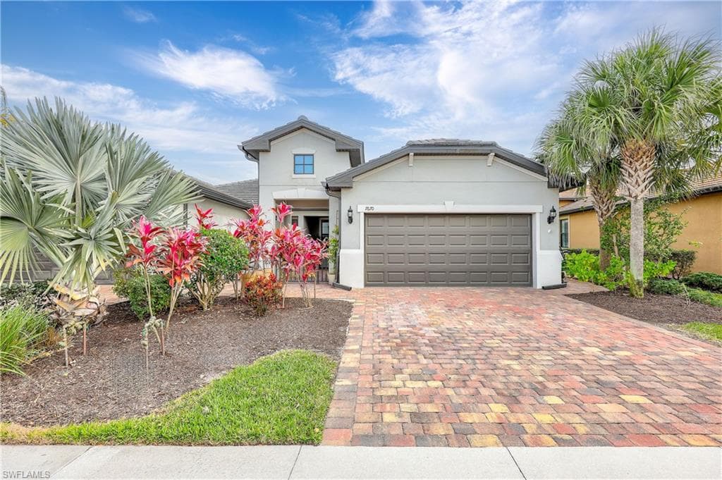 7670 Jacaranda Ln, Naples, FL 34114-5