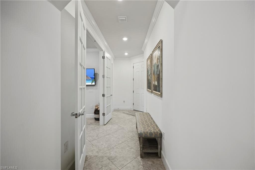 7670 Jacaranda Ln, Naples, FL 34114-7