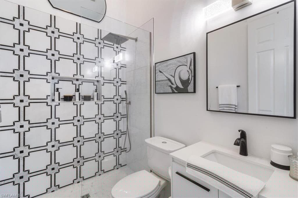 190 Post Ct, Marco Island, FL 34145-21