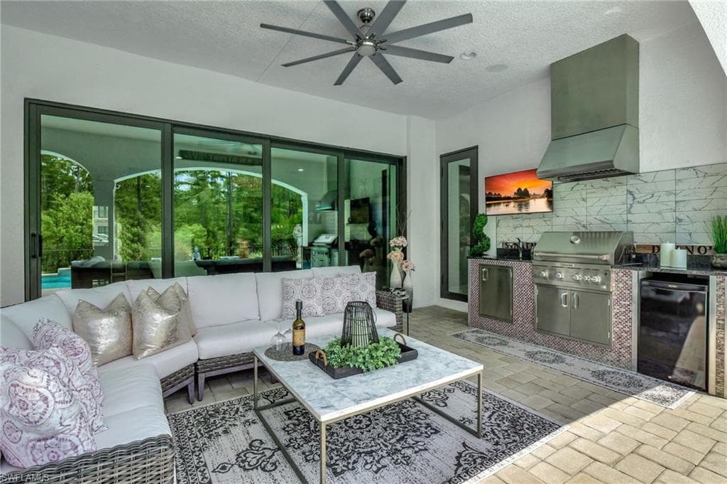 14690 Reserve Pl, Naples, FL 34109-28