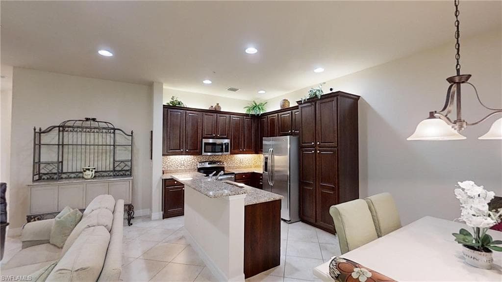 6526 Monterey Pt 102, Naples, FL 34105-4