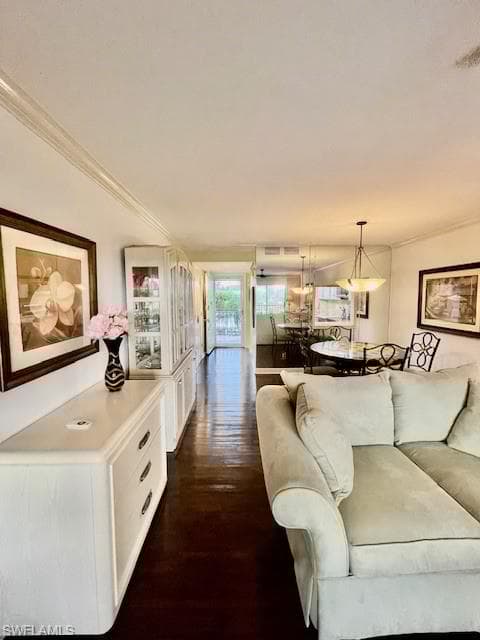 37 High Point Cir E 209, Naples, FL 34103-11