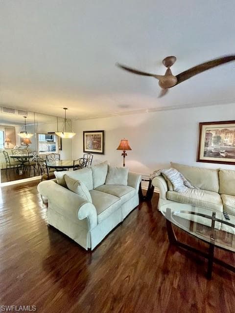 37 High Point Cir E 209, Naples, FL 34103-7