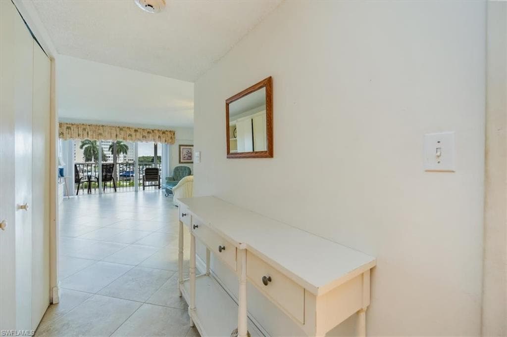 1 Bluebill Ave 302, Naples, FL 34108-10